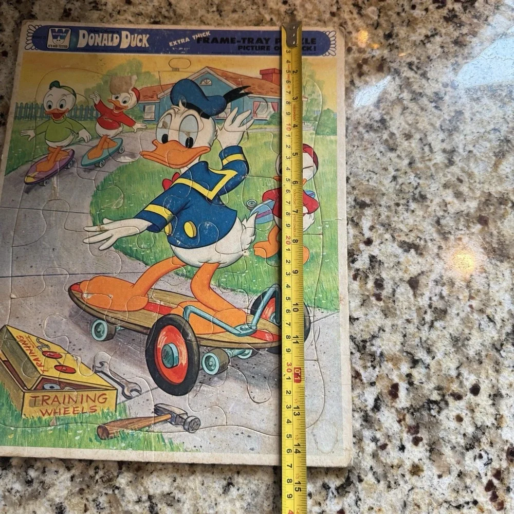Vintage Disney Donald Duck Skateboard Frame-Tray Puzzle Cardboard‎ Whitman 24pc